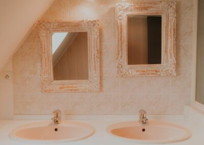 miroirs de la salle de bain